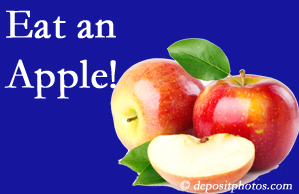 Carrolltown chiropractic care encourages healthy diets full of fruits and veggies, so enjoy an apple the apple season!
